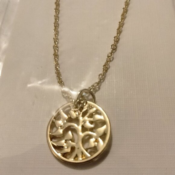 Tree of Life Pendant Necklace 18 Inch Chain Jewelry Gold Tone  New in Package - Picture 1 of 4